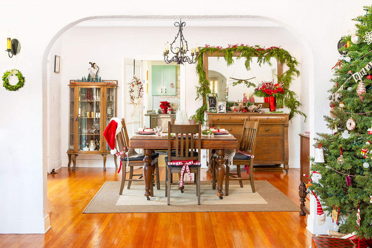 Cottage dining room decorated for Christmas